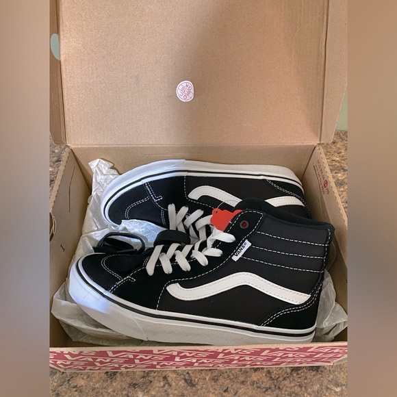 ‘Brand New Youth Vans’ 👟 - Picture 3 of 7